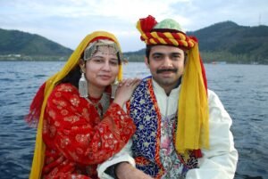 Traditional dress of Jammu and Kashmir